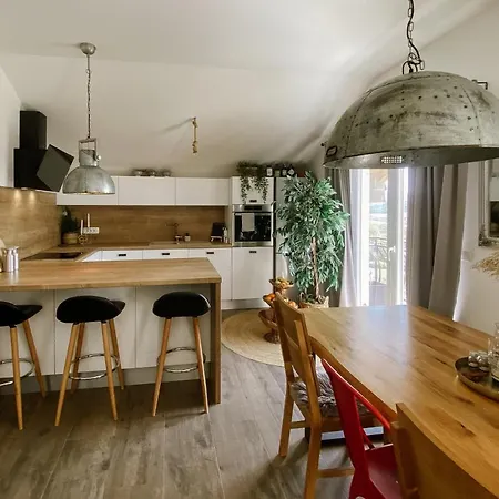 Kiara Apartment *